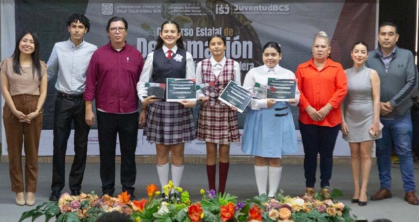 Realizan Concurso Estatal de Declamación; joven de Loreto resulta ganadora