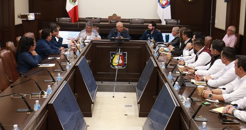 Llama Castro Cosío a SETUE y API a seguir respondiendo a la ciudadanía