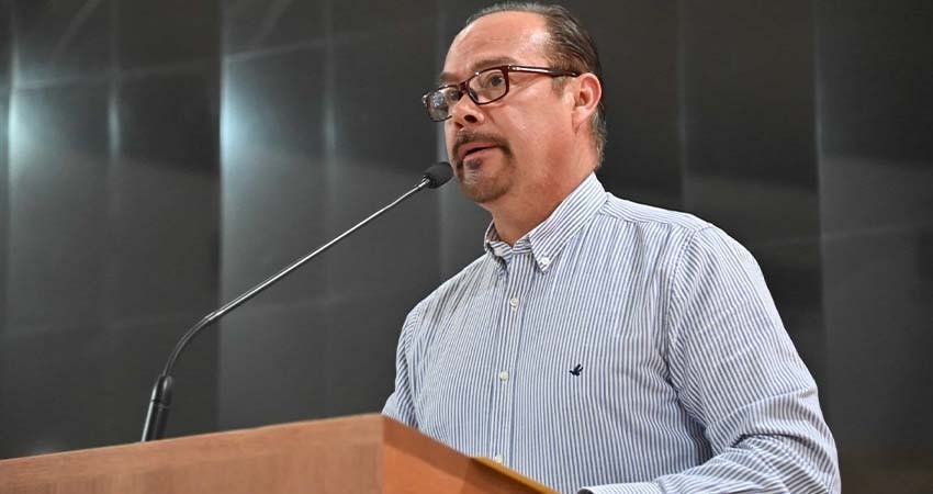 Propone diputado Sergio Guluarte acciones para mitigar la contaminación de playas