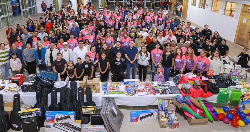 Fortalece Milena Quiroga la cultura con entrega de materiales para el Programa Impulso