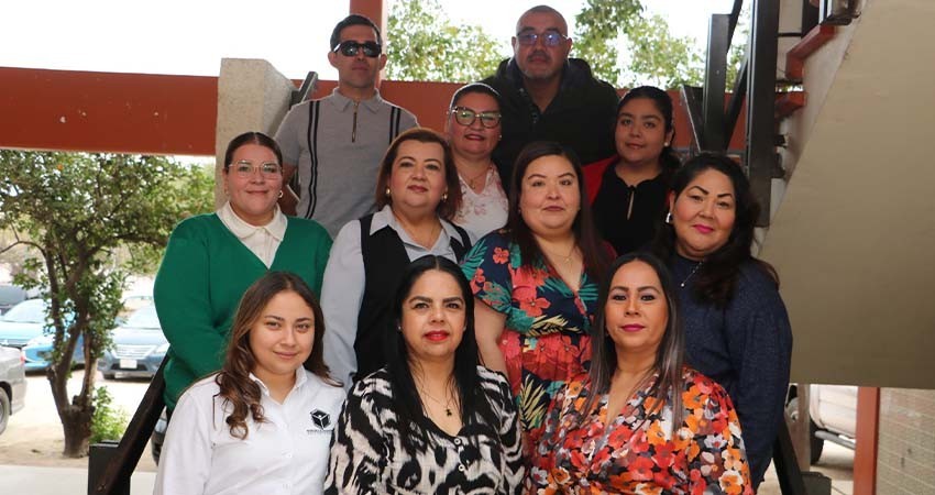 Celebran en la ciudad de La Paz la reunión de centros de maestros