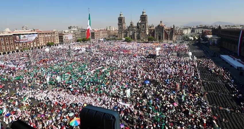 Gobierno de la CDMX reporta más de 350 mil personas en asamblea de Sheinbaum en Zócalo