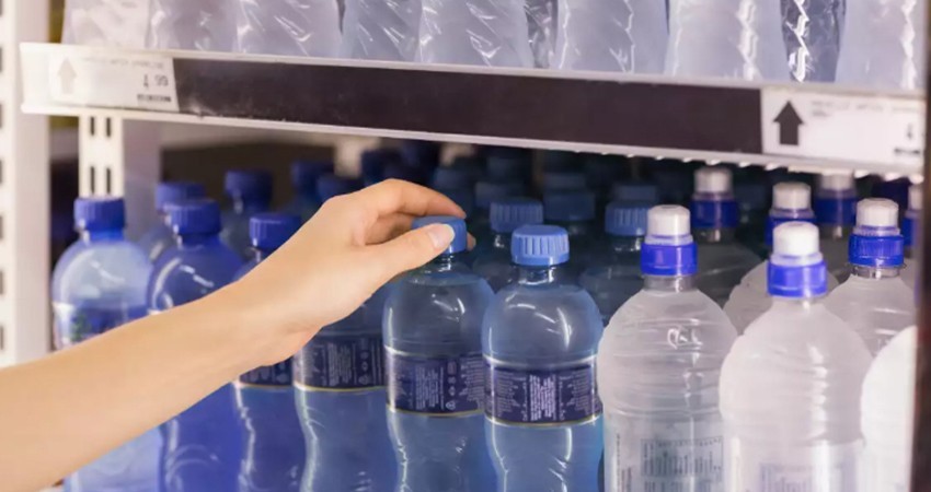 Piden a la población consumir agua simple para garantizar funciones óptimas en el cuerpo