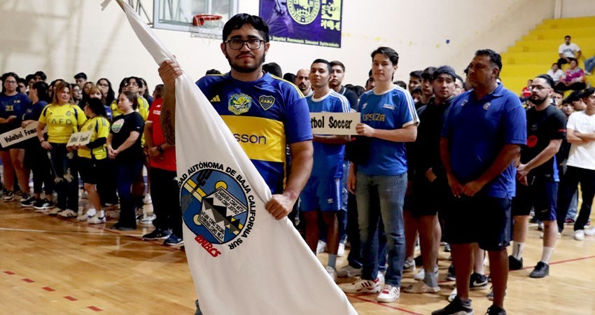 Rector de la UABCS abandera delegación universitaria que participará en los Juegos Regionales de la ANUIES