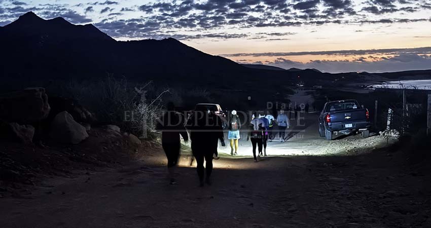 Runners se manifiestan pacíficamente en defensa de los caminos costeros