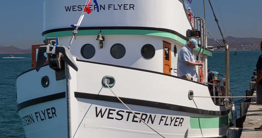 El histórico barco Western Flyer atraca en el muelle fiscal de La Paz