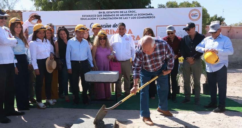 Encabeza Castro Cosío la colocación de la primera piedra de la 3era Escuela de Turismo de CROC en BCS