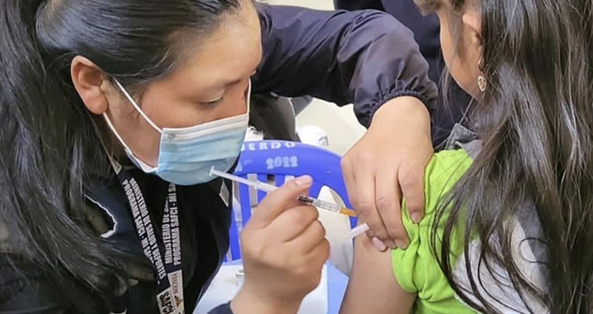 Exhortan a la población a completar esquemas de vacunación