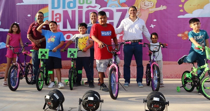 Habitantes de La Fortuna celebran el Festival del Día de la Niñez
