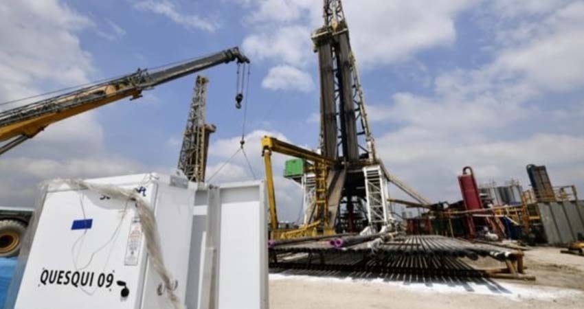 Pemex busca reabrir pozos viejos para impulsar declinante producción