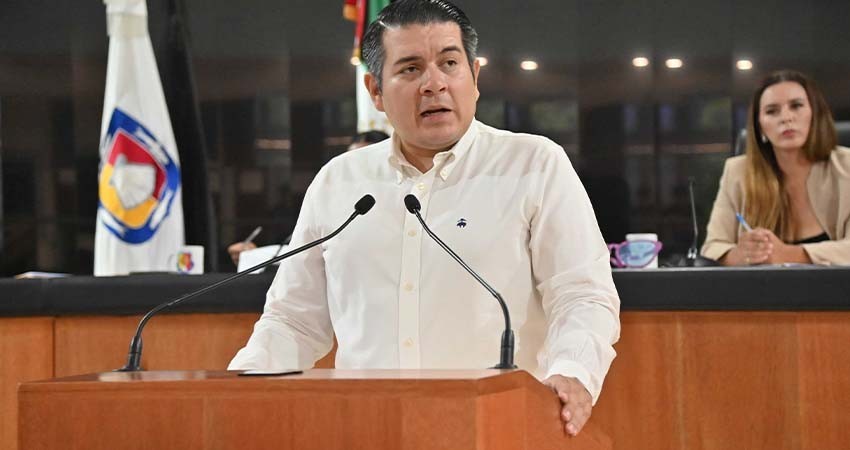 Reconoce el diputado Fabrizio del Castillo el trabajo de las y los trabajadores del Congreso del Estado