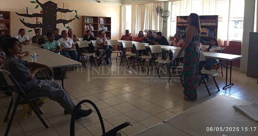 Secundaria Técnica 16 en Cabo San Lucas se va a paro; padres de familia exigen electricidad