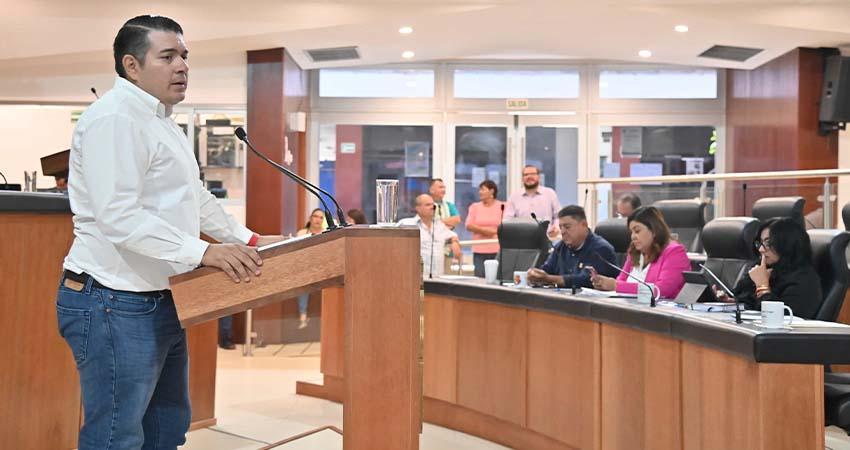 Se pronuncian legisladores por el Día de la Marina