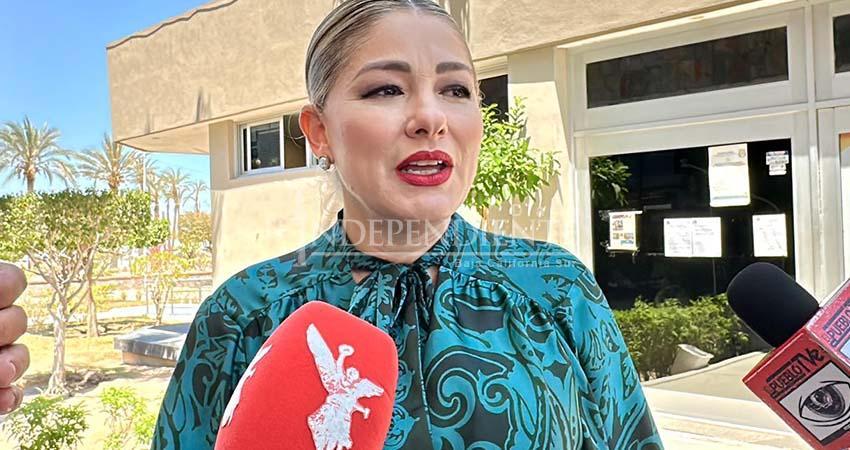 Pide diputada Karina Olivas revisar iniciativa de desafuero; propone protección también para periodis-tas