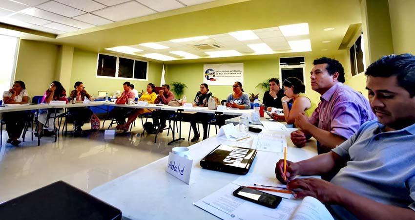Clausura UABCS diplomado en metodología de investigación para docentes en estudios socioeco-lógicos