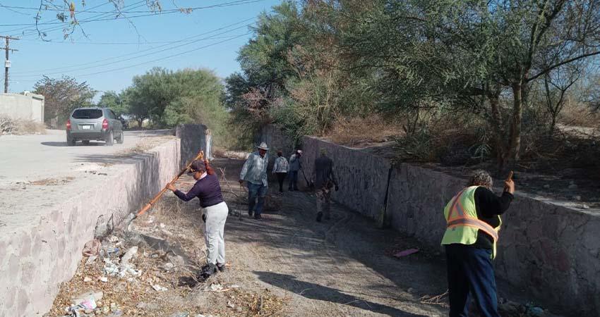 Más de 20 canales de desagüe y puntos de inundación de La Paz fueron desazolvados