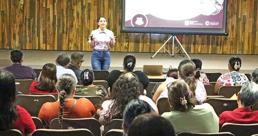 Ofrece COEPRIS capacitación a responsables de tiendas escolares de los cinco municipios