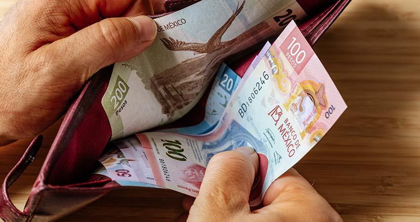 Hogares mexicanos reportan su mayor nivel de ingresos y gastos en casi una década