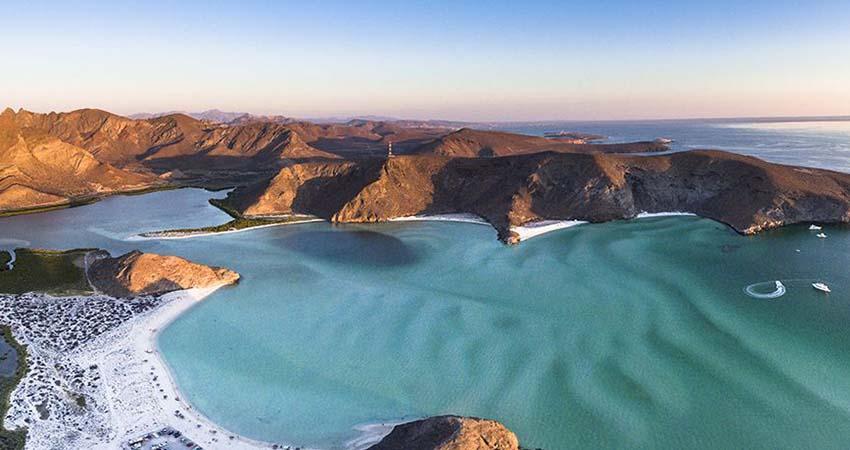 Continúa el acceso controlado a Playa Balandra durante la temporada vacacional
