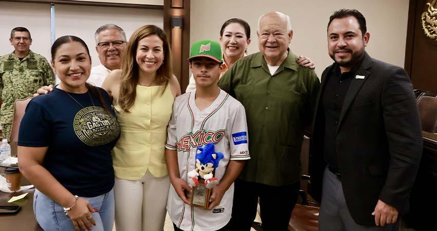 Autoridades reconocen joven beisbolista Sudcaliforniano que brilló en el Campeonato Mundial de Taiwán
