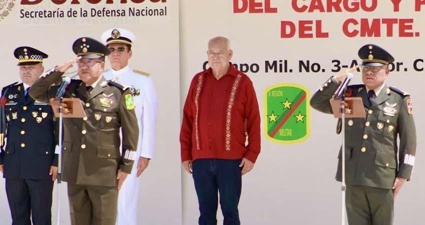 Asiste gobernador Castro Cosío a cambio de mando en la Tercera Zona Militar
