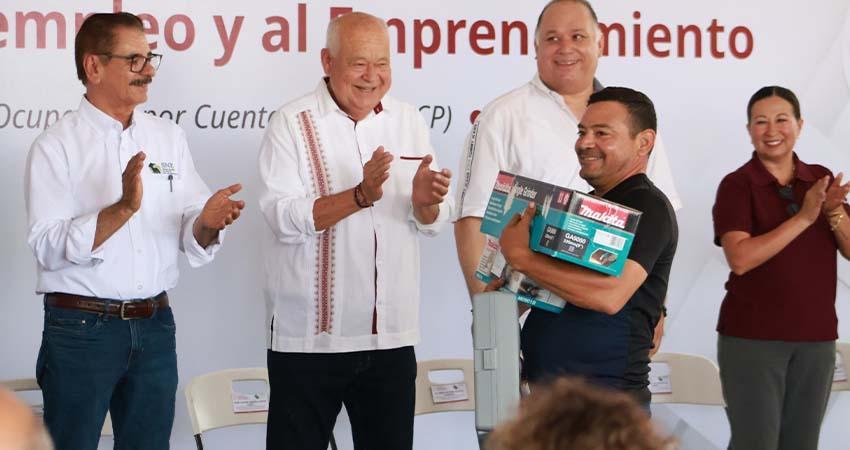 Impulsa Gobierno de BCS, autoempleo y emprendimiento con entrega de apoyos a familias paceñas