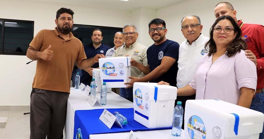 Entrega UABCS un millón de semillas de ostión a productores de Comondú
