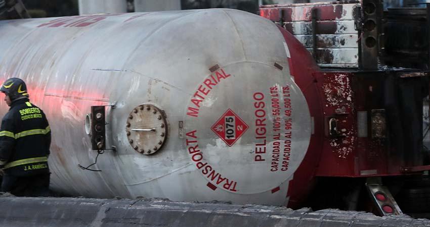 Aumentan a 14 los muertos por la explosión de una pipa de gas en Iztapalapa