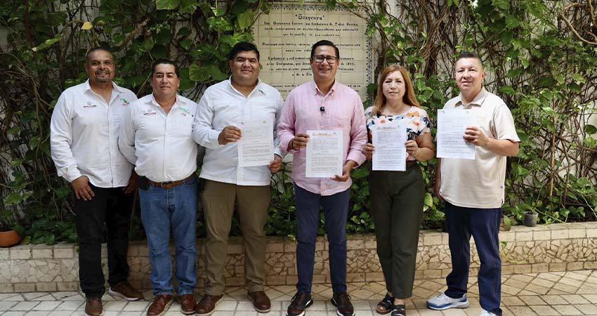 Facilitan vinculación laboral a estudiantes universitarios del CECyTE Todos Santos