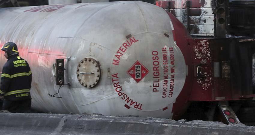 Fiscalía CDMX revela la velocidad de la pipa accidentada en Iztapalapa; descarta algún bache