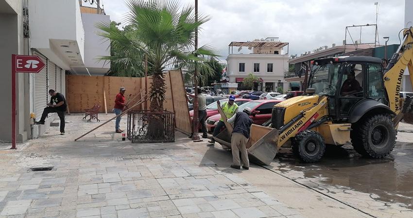 Gobierno Municipal de La Paz libera vía pública en la calle 16 de septiembre