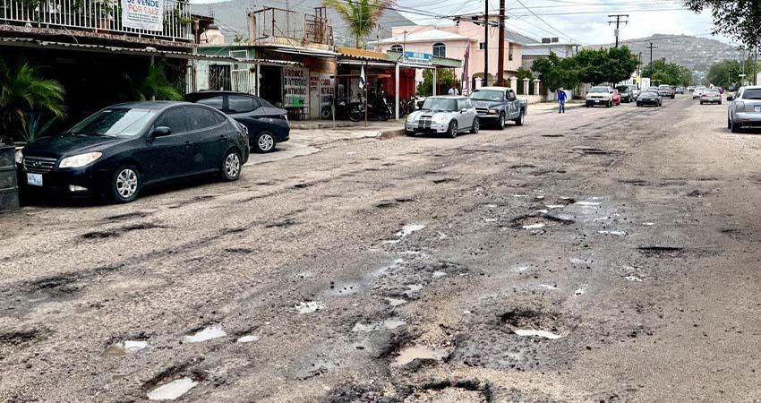 Anuncia la alcaldesa de La Paz un Plan Emergente de repavimentación