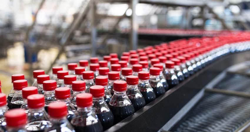 Industria refresquera se compromete a reducir azúcar en productos