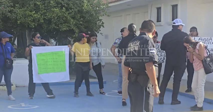 Protestan ciudadanos de Cabo San Lucas; exigen abastecimiento de agua