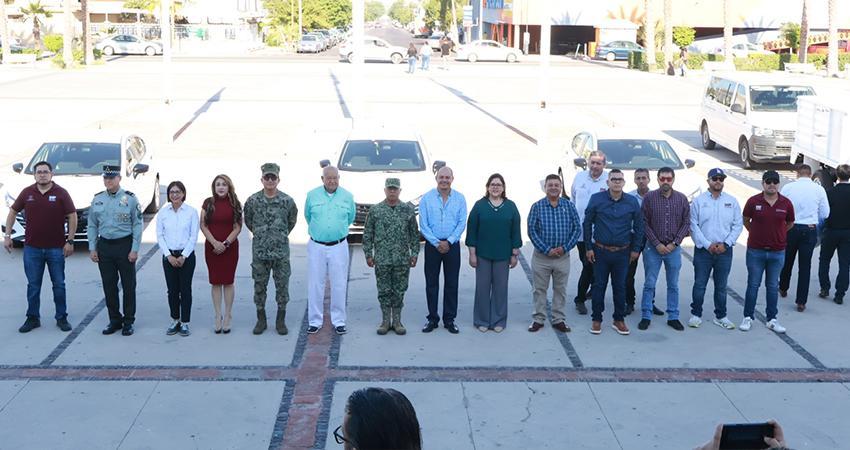 SEDIF recibe del gobierno de BCS vehículos al SEDIF para fortalecer programas sociales