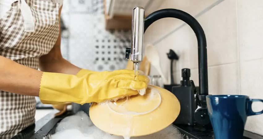 Mexicanas dedican el doble de tiempo al cuidado no remunerado que al trabajo formal