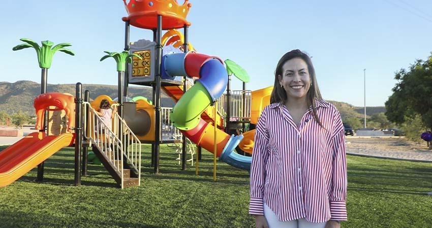 Entrega la alcaldesa de La Paz una nueva área de juegos infantiles en “El Piojillo”