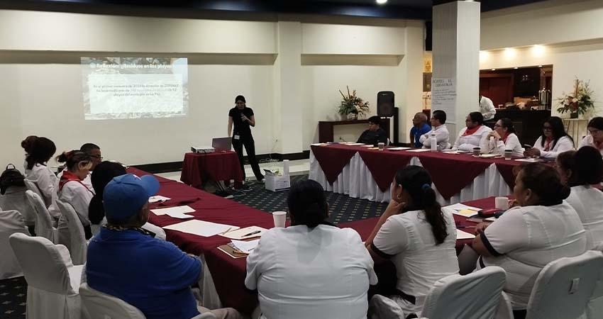 Capacitan al sector hotelero de La Paz en gestión de residuos y eficiencia energética