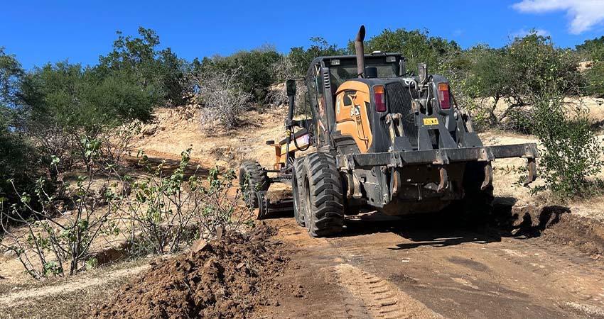 Realiza Servicios Públicos de La Paz nivelación de más de 700 kilómetros de caminos rurales