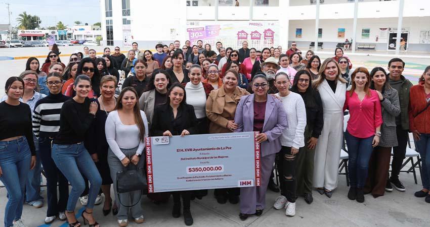 Reconoce Milena Quiroga labor de madres cuidadoras de infancias con autismo en La Paz