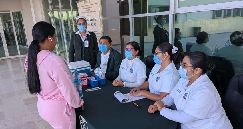 Estudiantes de Enfermería de UABCS apoyaron en la Jornada Nacional de Vacunación contra el Sarampión en La Paz