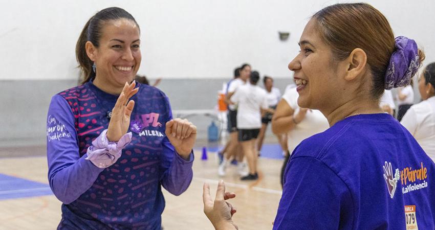 Alcaldesa de La Paz se suma a mujeres en la Clase Nacional de Defensa Personal por el 8M