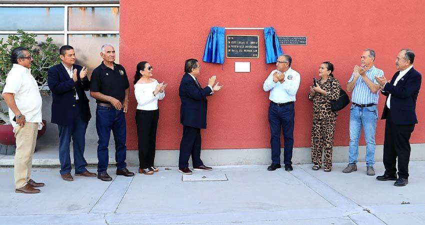 Resguarda UABCS su memoria histórica con la reubicación de placa conmemorativa