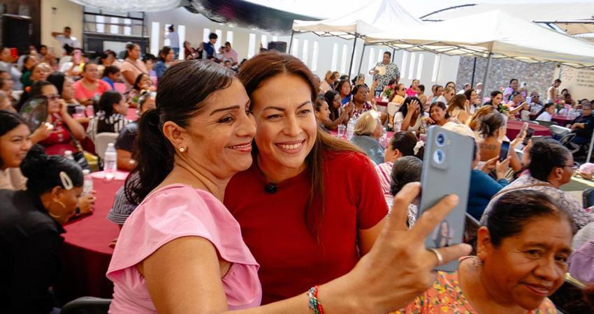 Reconoce Milena Quiroga a las mamás como el músculo más fuerte en Los Cabos y Baja California Sur