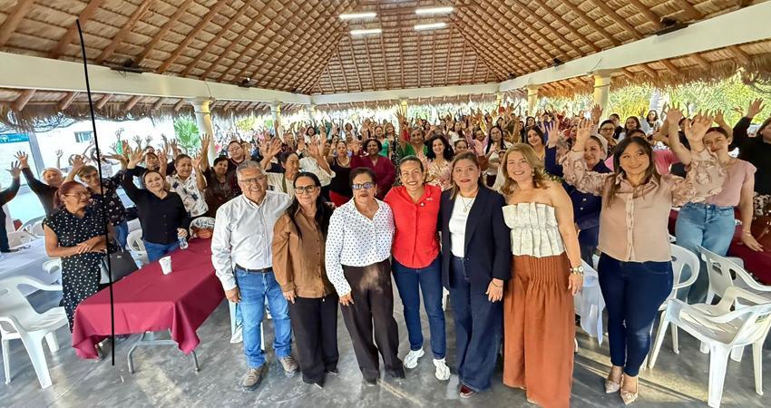 Desde Comondú Milena Quiroga a hacer política desde la cercanía de la gente