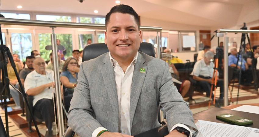 Aprueban develar letras doradas en honor a víctimas del huracán Liza