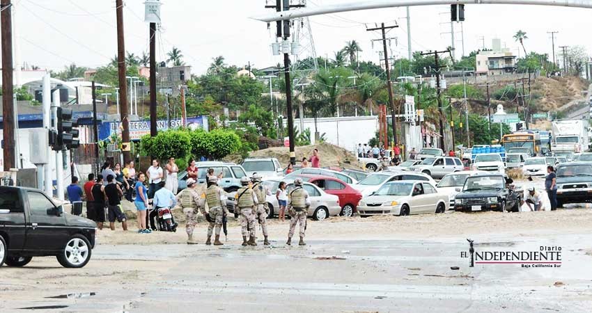 De nueva cuenta desbordan arroyos tras intensa lluvia en SJC 