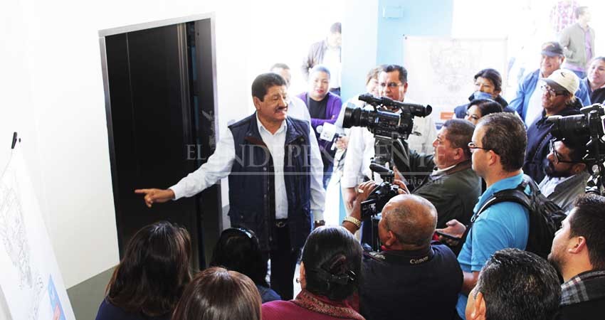 Habilita Ayto de La Paz un elevador para personas con discapacidad y adultos mayores 