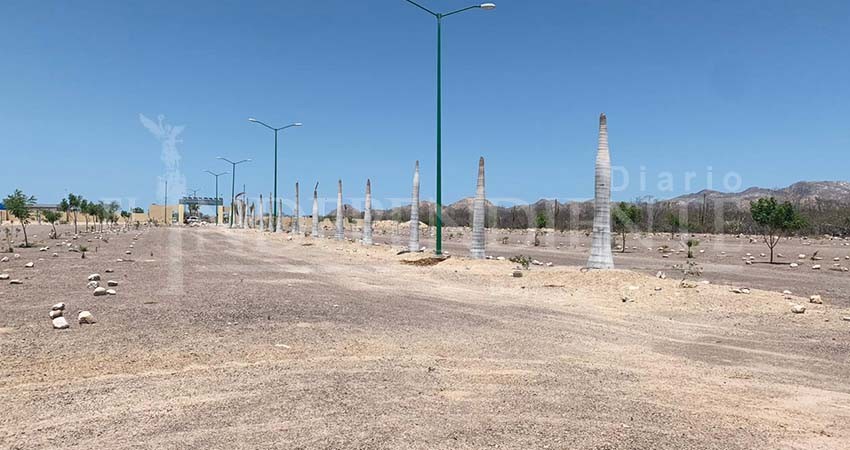 Hasta el tope de basura los panteones de La Paz 