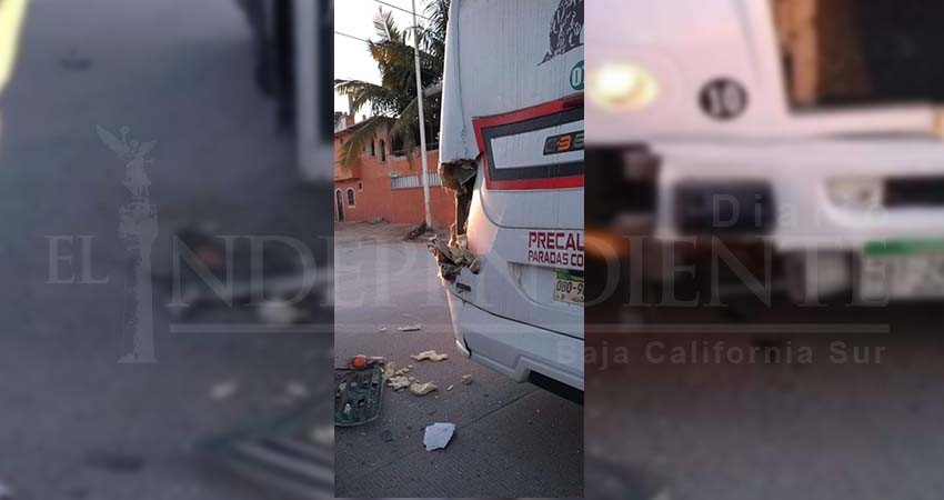 Fuerte accidente entre camiones del transporte público en Los Cabos